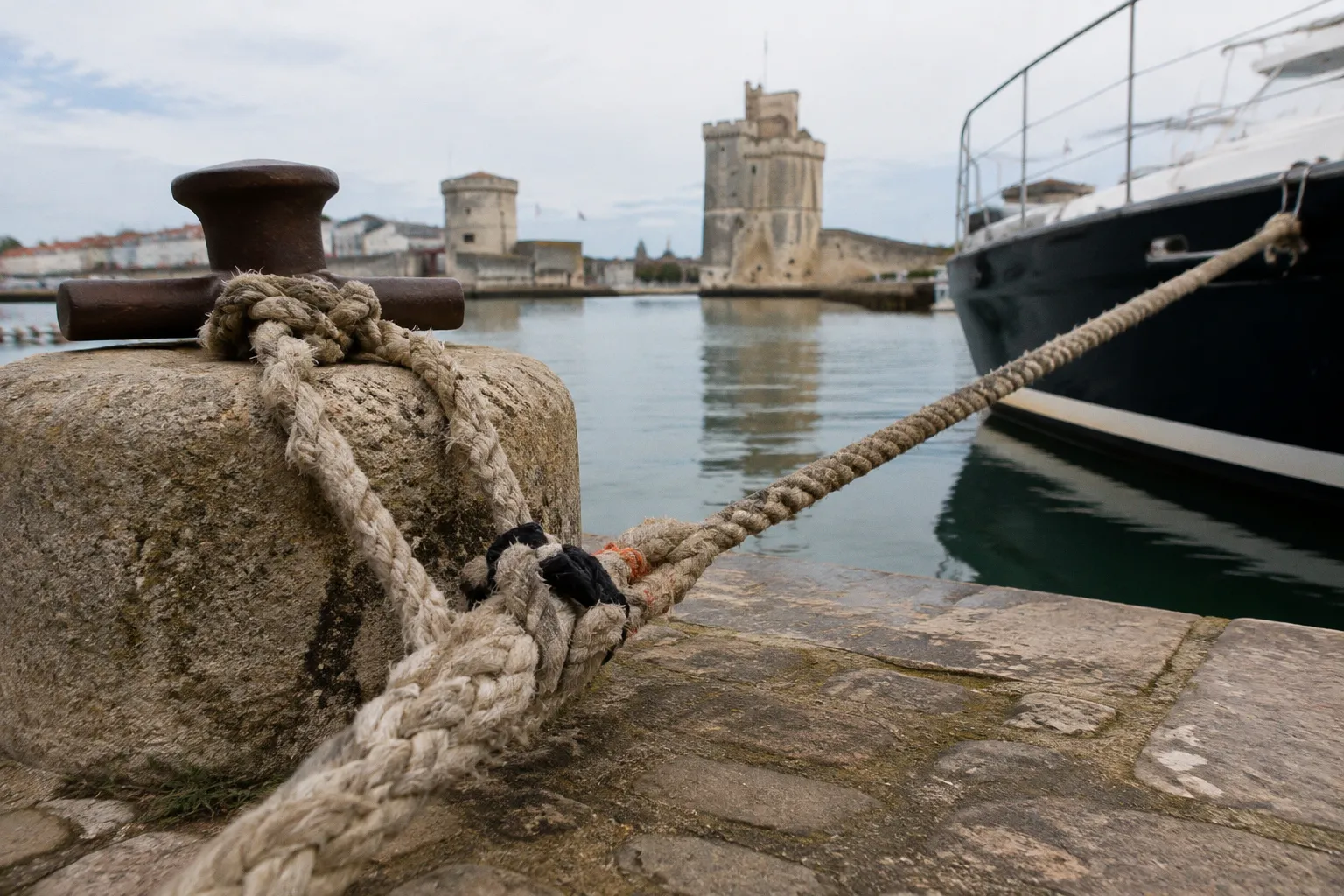 Croisières confidentielles et maisons d'hôtes : l'art de l'intimité à La Rochelle