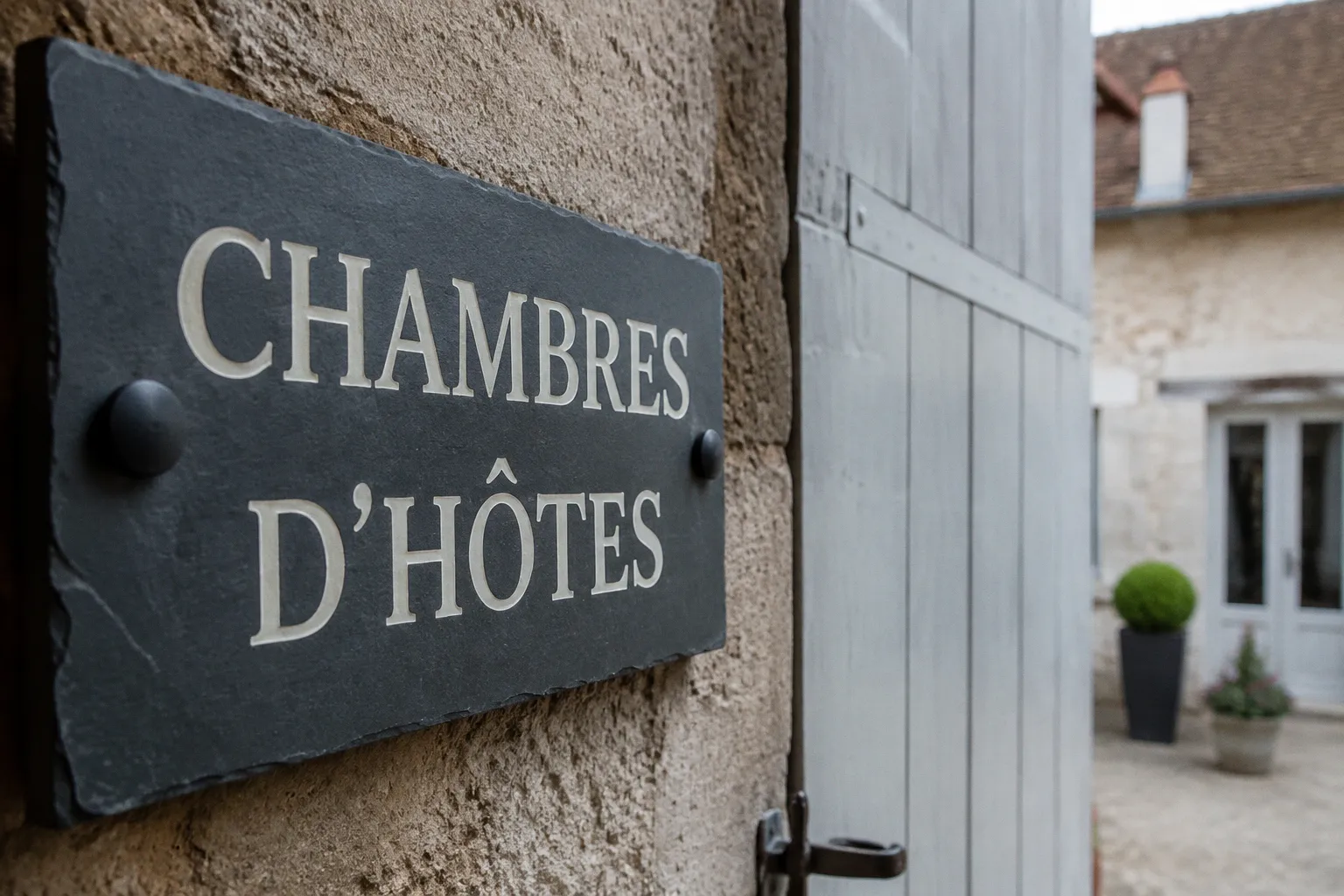 Hébergements touristiques en Eure-et-Loir : pourquoi la prudence est de mise sur les chiffres
