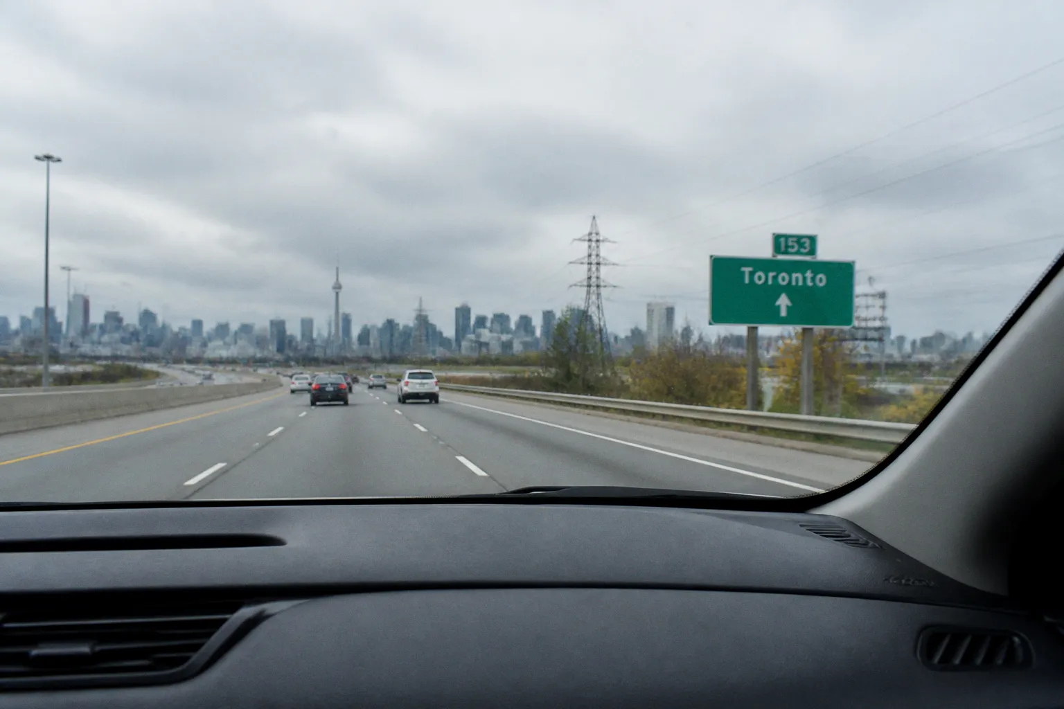 Louer une voiture à Toronto : guide pratique et conseils